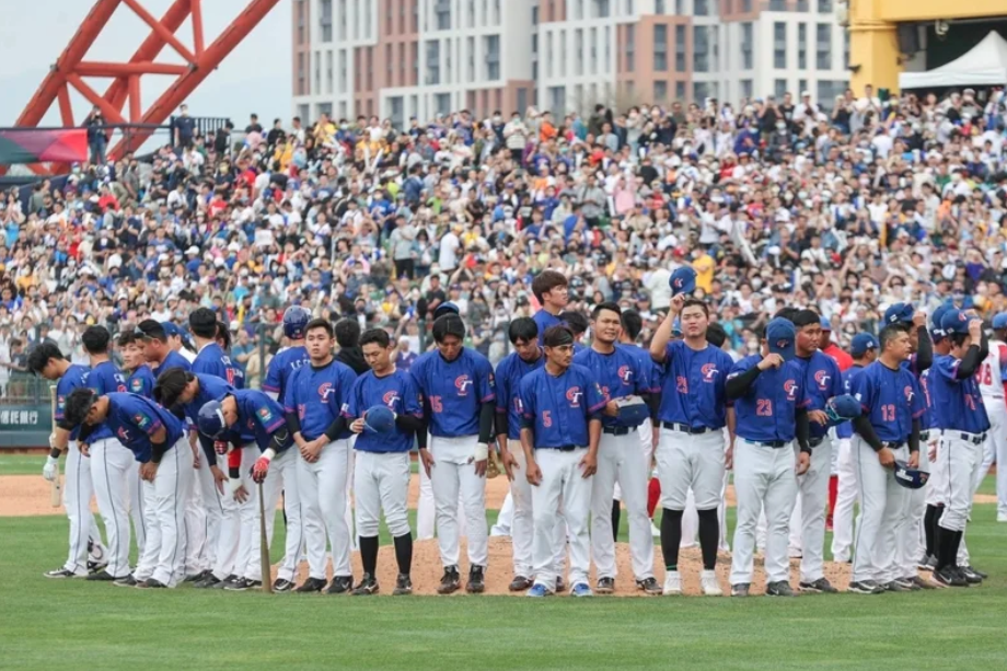 Tại sao huấn luyện viên trưởng đội tuyển Trung Quốc gặp khó khăn